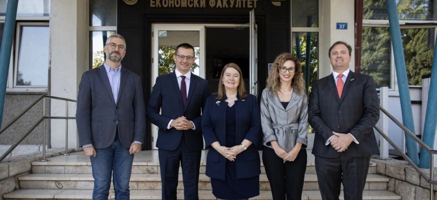 Visit of the American ambassador to the Faculty of Economics.jpg